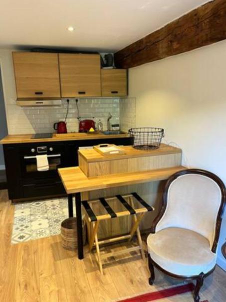 Centre Ahimsa Hotel Verrières-le-Buisson Екстериор снимка